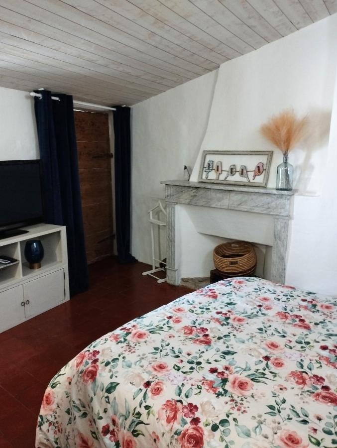 Chez Les Filles Bed & Breakfast Dions Dış mekan fotoğraf