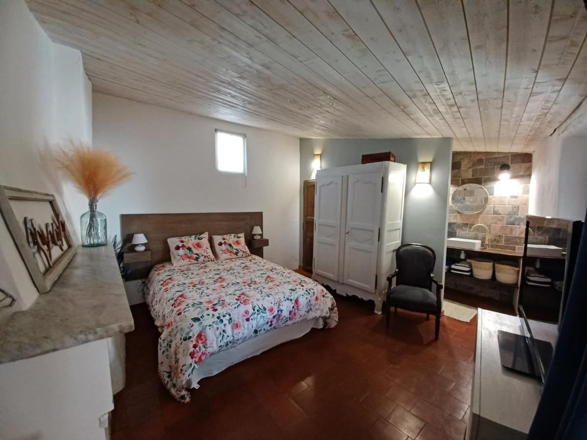 Chez Les Filles Bed & Breakfast Dions Dış mekan fotoğraf